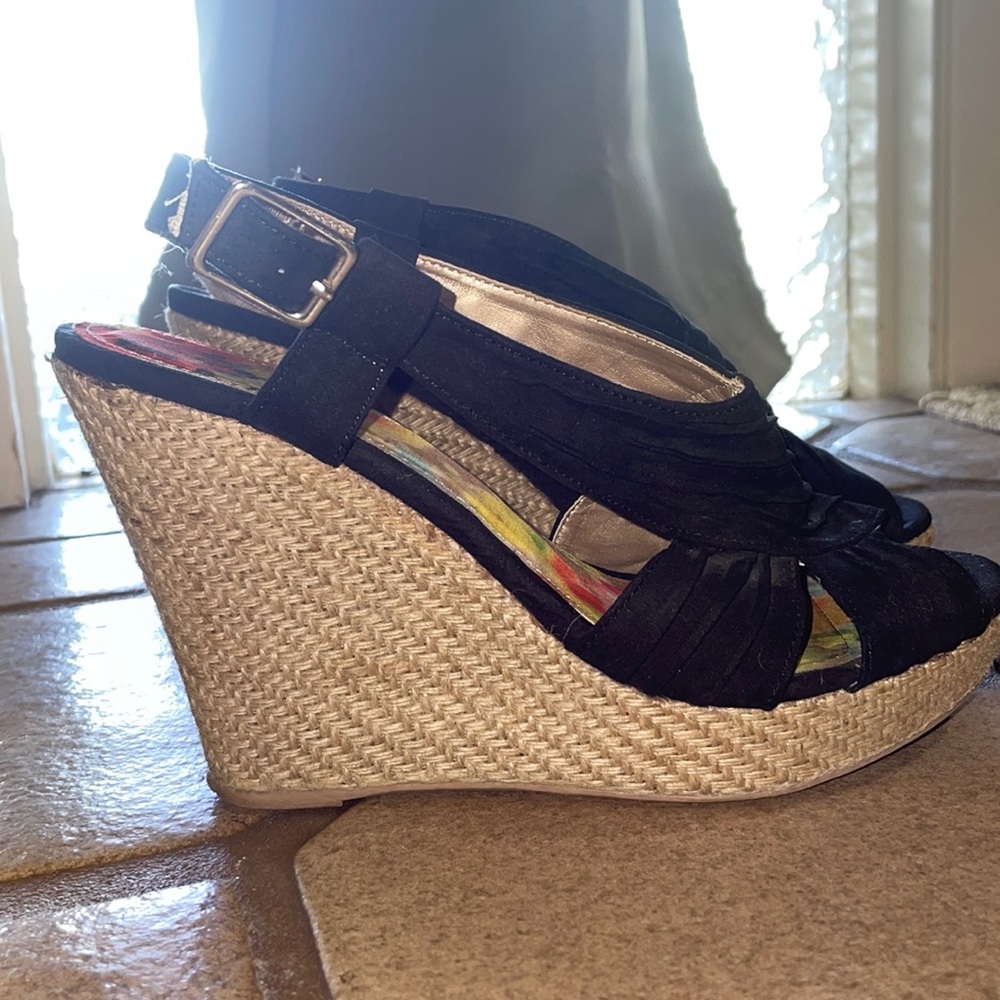 Qupid women’s black wedge